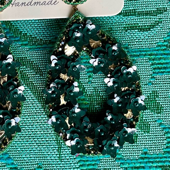 NWT Deepa Gurnani Anthro Beaded Crystal Flower Statement Earrings Forest Green - Picture 13 of 14